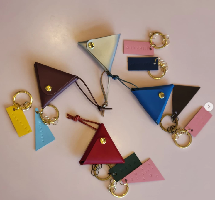 三角レザーケース